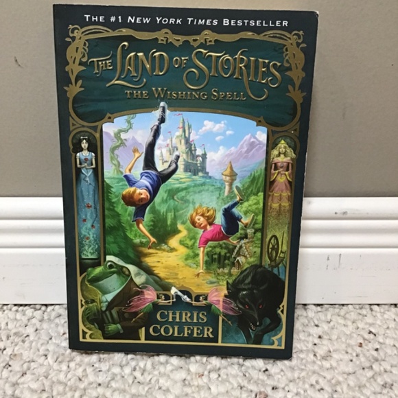 Land of Stories box set - Picture 3 of 8